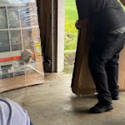 Latest review image uploaded by customer for Arnoff Moving & Storage.
